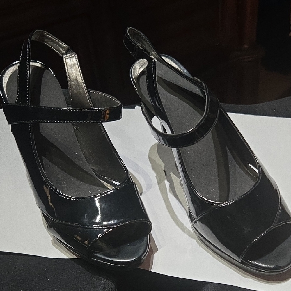 Life Stride Black Patent Mary Jane Slingback Heels